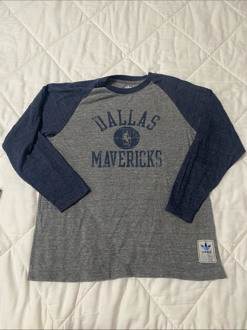 Vintage Adidas Dallas Mavericks Raglan Tee - Gray & Navy Raglan Style L 14-16